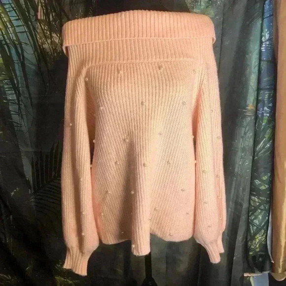 Chic Pink Off-Shoulder Sweater - Picture 4 of 16